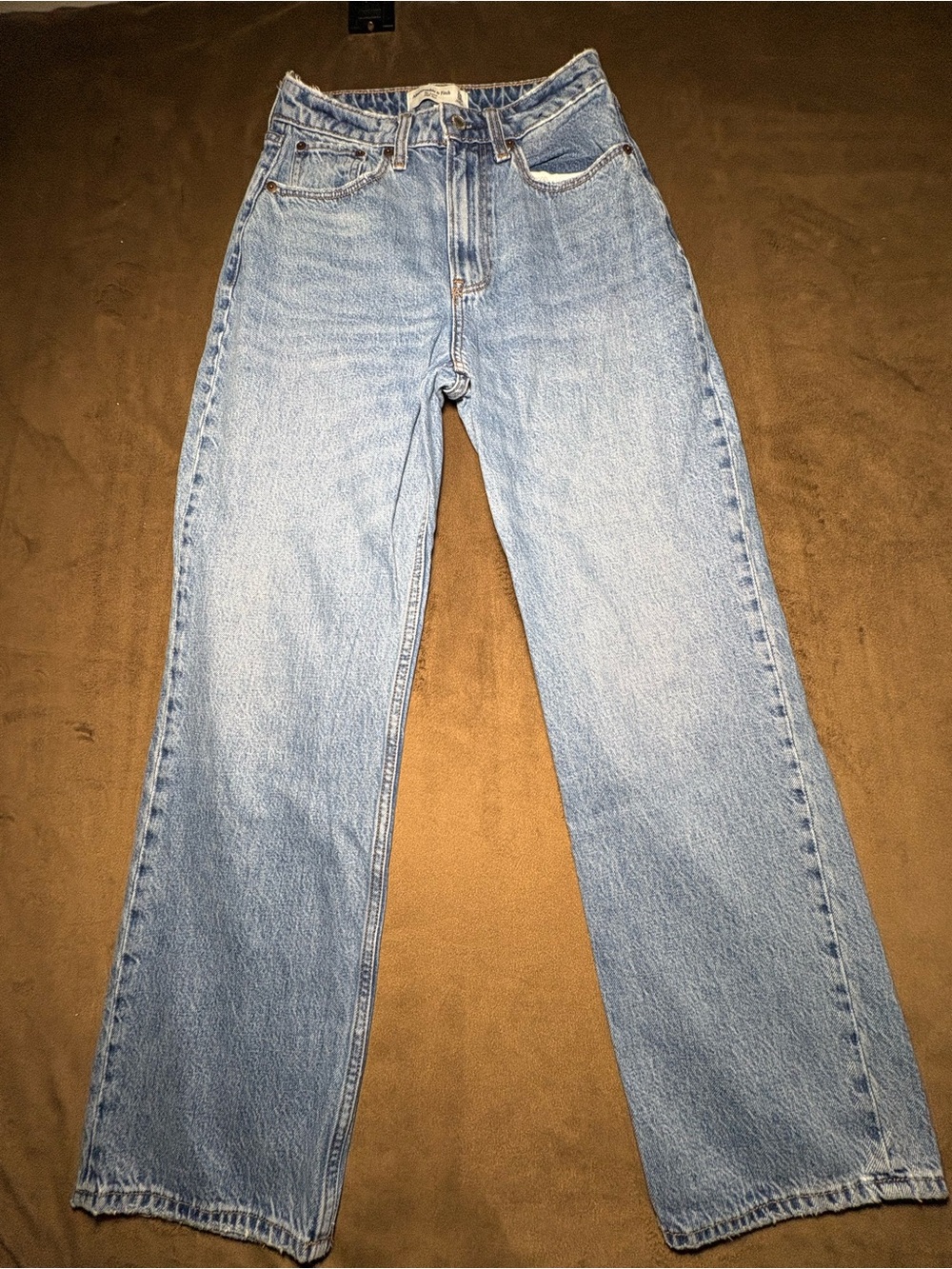 Abercrombie & Fitch The Loose High Rise Light Wash Jeans – Size 24/00